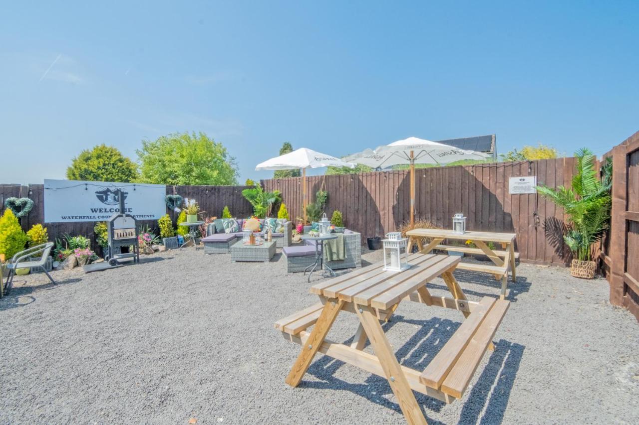 Entire Venue With Accommodation Sleeps Up To 19 - Waterfall Country Escape Wales Coelbren 外观 照片