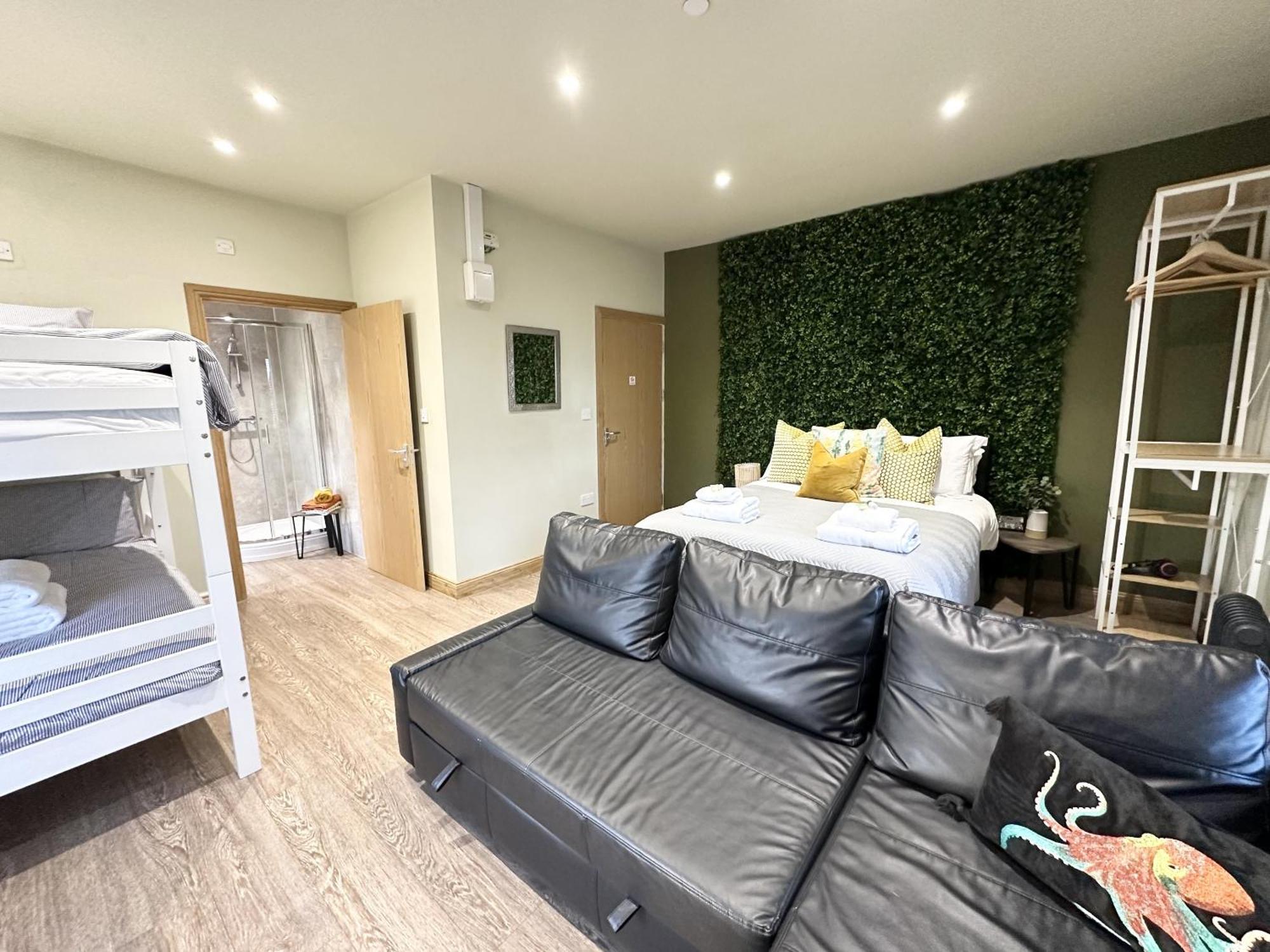 Entire Venue With Accommodation Sleeps Up To 19 - Waterfall Country Escape Wales Coelbren 外观 照片